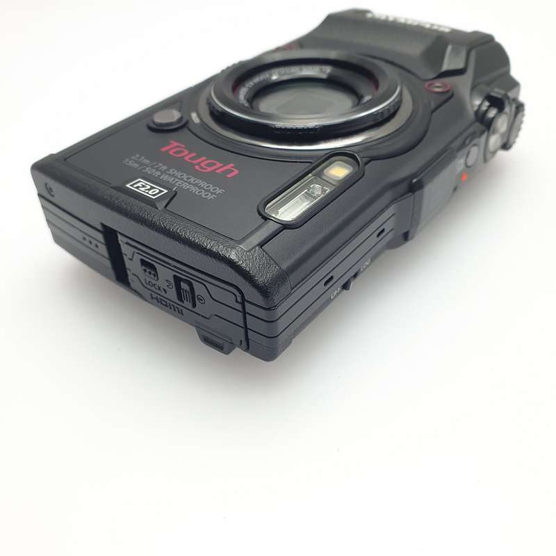 Olympus Tough TG-5 Black + Underwater Case PT-058 (6 Month Warranty)