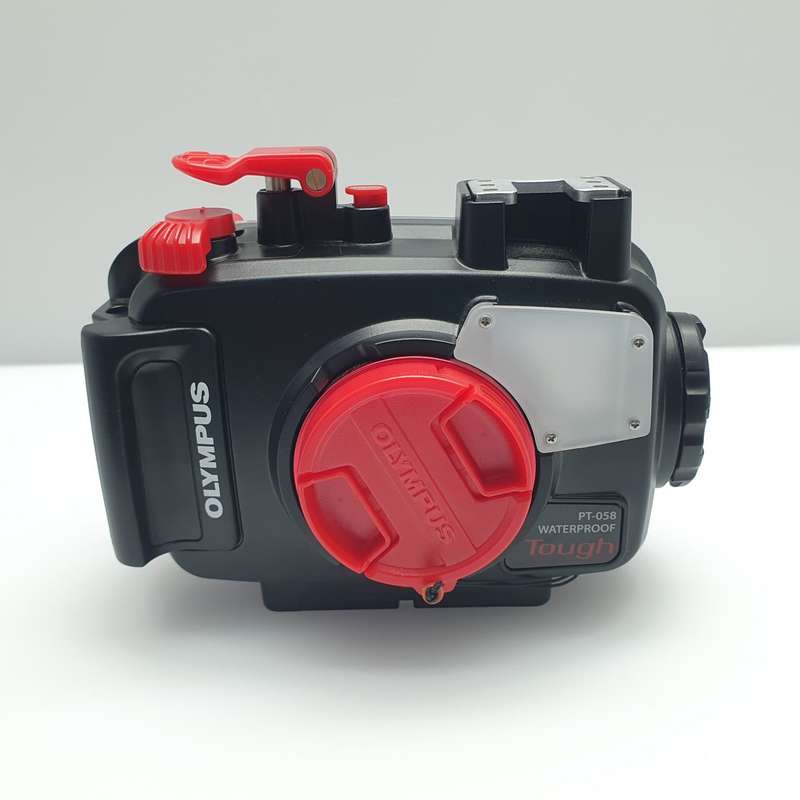 Olympus Tough TG-5 Black + Underwater Case PT-058 (6 Month Warranty)