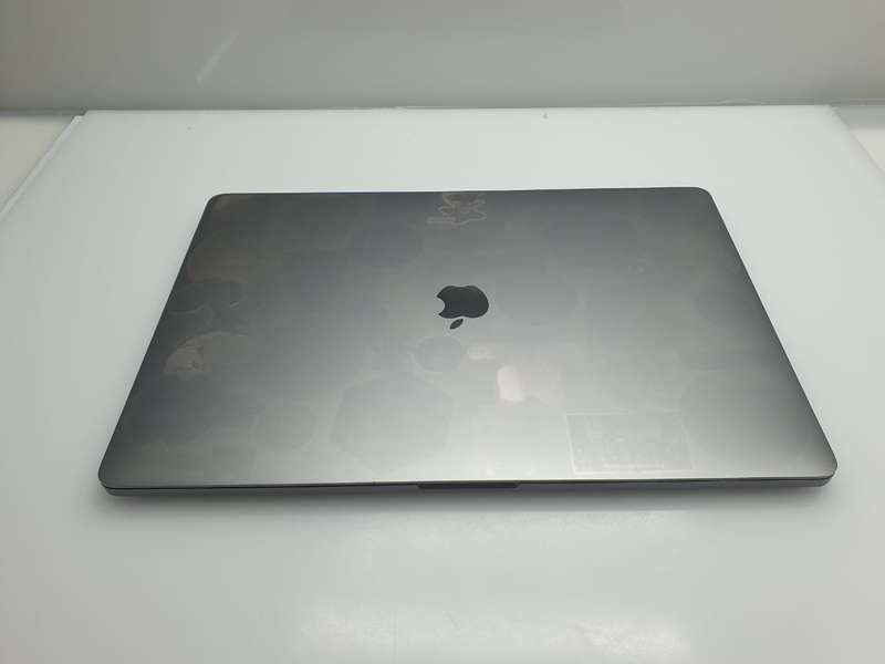 MacBook Pro "Core i7" 16 Inch 16GB RAM 512GB SSD (2019) No TouchBar  Space Grey