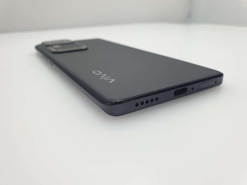 Vivo v30 512GB Dual Sim Black (12 Month Warranty)