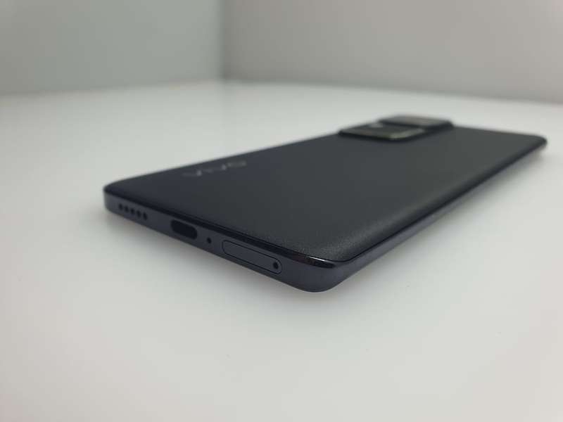 Vivo v30 512GB Dual Sim Black (12 Month Warranty)