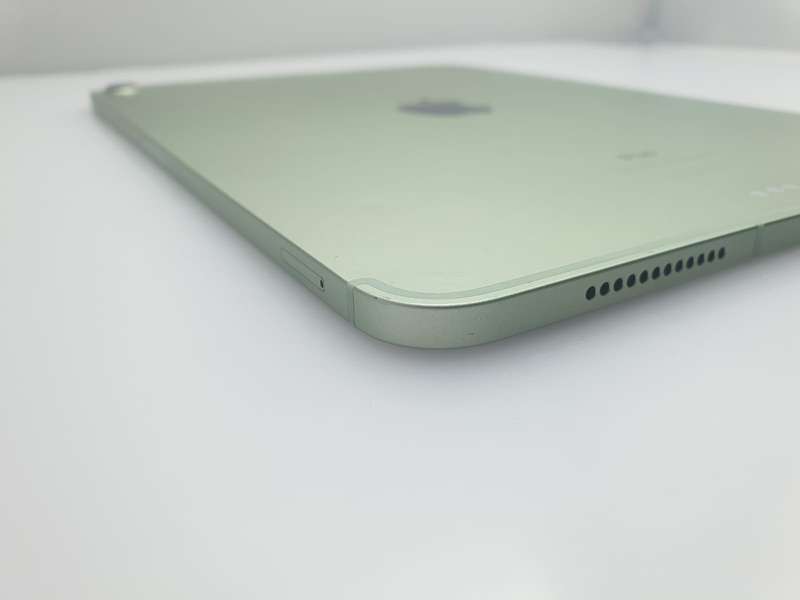 iPad Air 4th Gen 256GB (Wifi/Cellular) |Bent Casing| Cracked Screen| Bright Spots| Silver