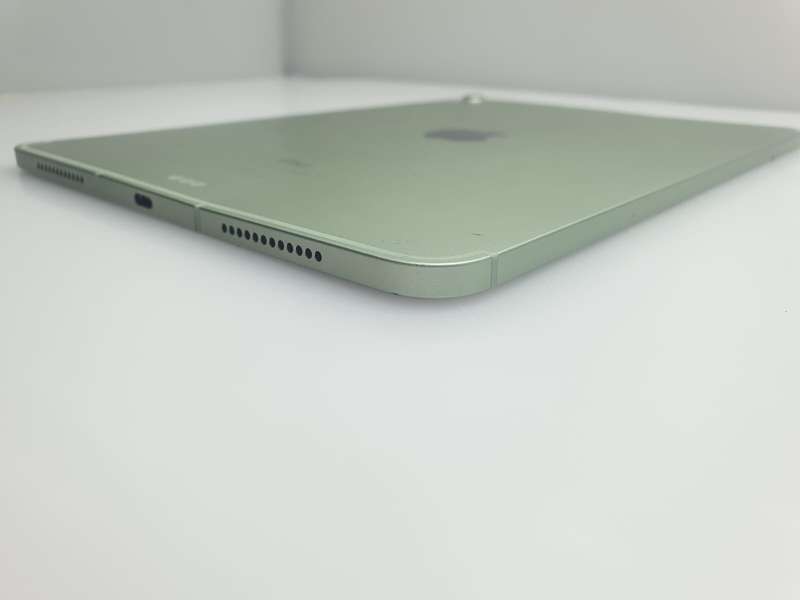 iPad Air 4th Gen 256GB (Wifi/Cellular) |Bent Casing| Cracked Screen| Bright Spots| Silver