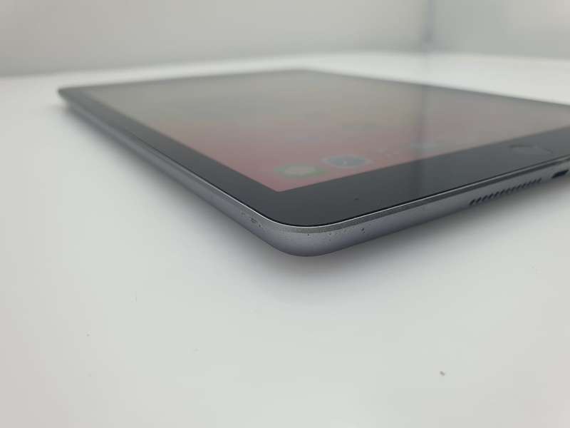 iPad 6th Gen 9.7-Inch 128GB (WiFi Only) Space Grey (6 Month Warranty)