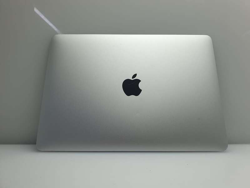 MacBook Retina 12-Inch Core m3 1.1GHz (Early 2015) 8GB RAM 256GB HDD |Non Working WebCam| S...
