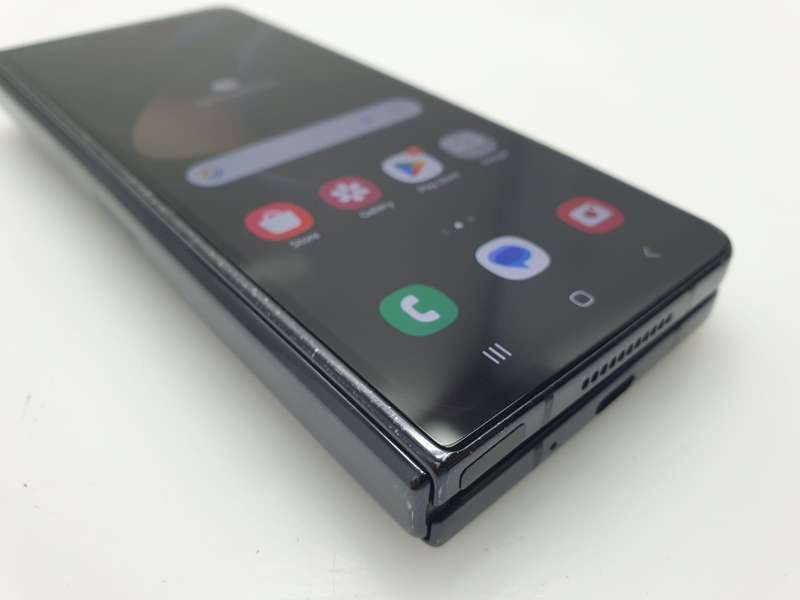 Samsung Galaxy Z Fold 4 Dual Sim 256GB Casing Slightly Bent Phantom Black (6 Month Warranty)