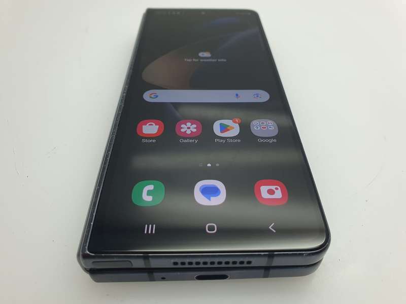 Samsung Galaxy Z Fold 4 Dual Sim 256GB Casing Slightly Bent Phantom Black (6 Month Warranty)