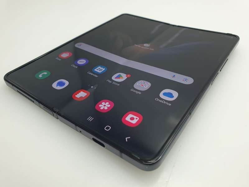 Samsung Galaxy Z Fold 4 Dual Sim 256GB Casing Slightly Bent Phantom Black (6 Month Warranty)