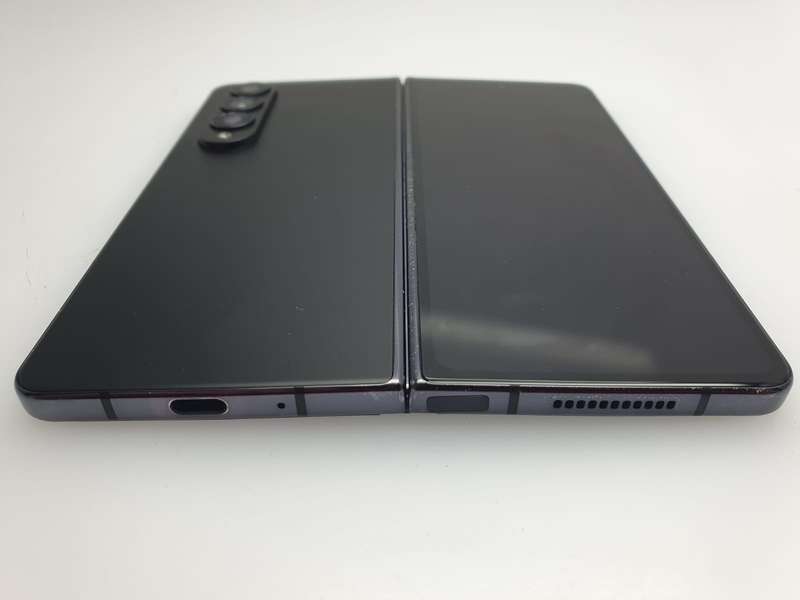 Samsung Galaxy Z Fold 4 Dual Sim 256GB Casing Slightly Bent Phantom Black (6 Month Warranty)