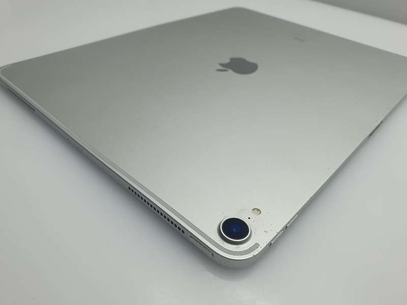 iPad Pro 12.9" 3rd Gen (Wifi Only) Silver | LCD Damage |