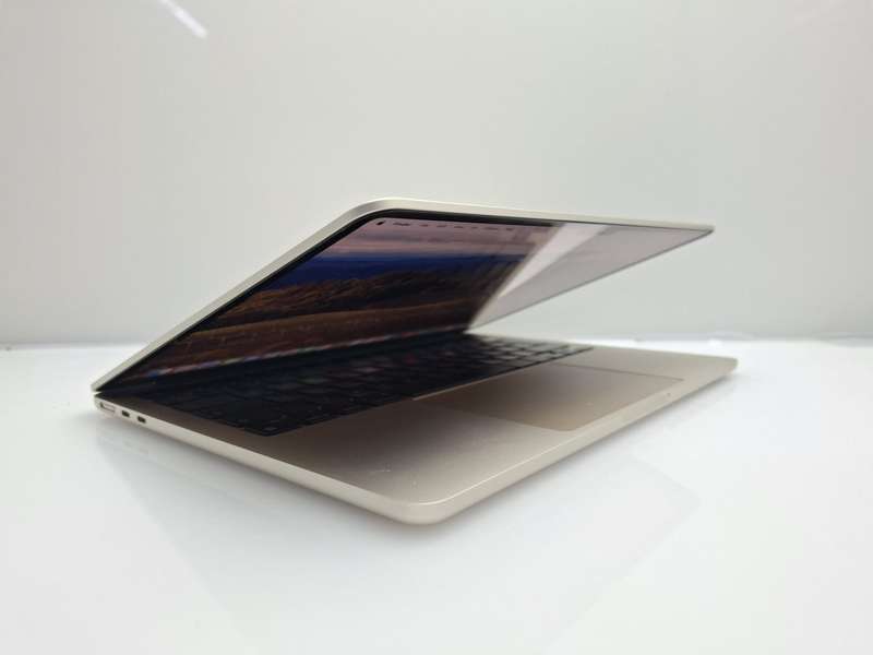 MacBook Air 13-Inch "M3" 8 CPU/ 10 GPU (2024) 8GB RAM 512GB SSD Starlight (12 Month Warranty)