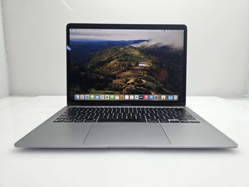 MacBook Air "M1" 8CPU/8GPU 13-Inch 8GB RAM 256GB SSD Bright Spot (2020) Space Grey