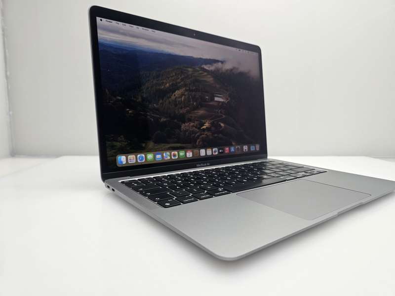 MacBook Air "M1" 8CPU/8GPU 13-Inch 8GB RAM 256GB SSD Bright Spot (2020) Space Grey