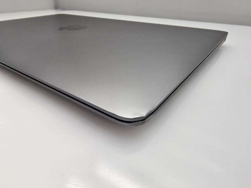 MacBook Air "M1" 8CPU/8GPU 13-Inch 8GB RAM 256GB SSD Bright Spot (2020) Space Grey
