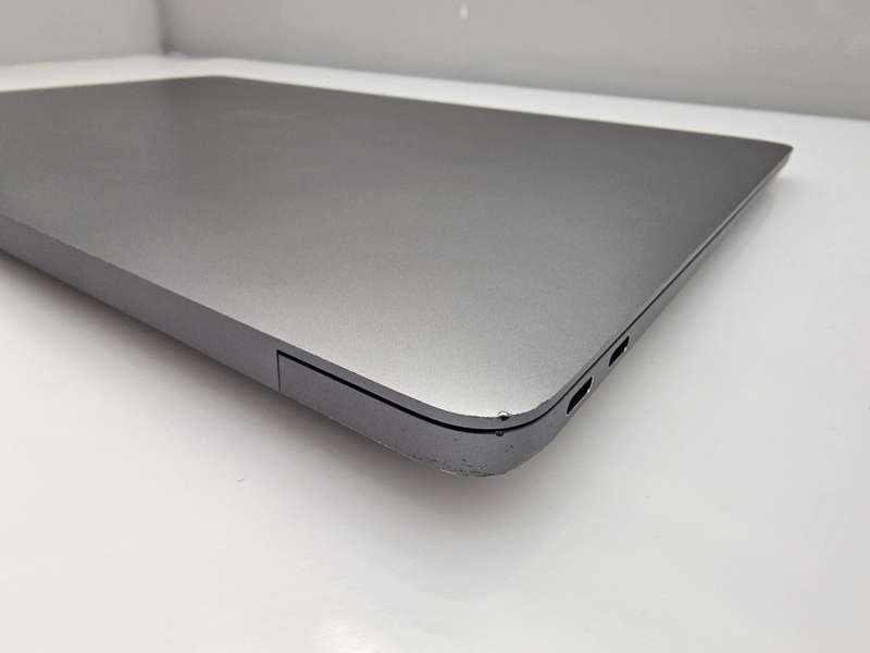 MacBook Air "M1" 8CPU/8GPU 13-Inch 8GB RAM 256GB SSD Bright Spot (2020) Space Grey