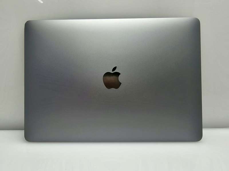 MacBook Air "M1" 8CPU/8GPU 13-Inch 8GB RAM 256GB SSD Bright Spot (2020) Space Grey