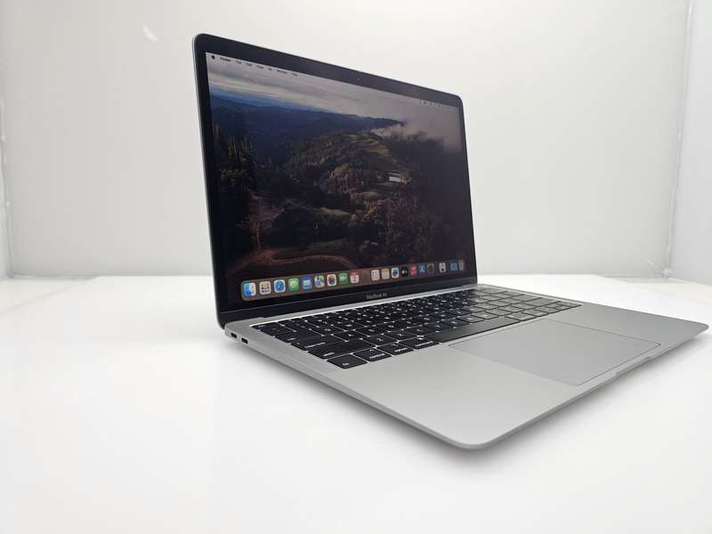 MacBook Air "Core i5" 13-Inch 8GB RAM 128GB SSD (2019) Space Gray