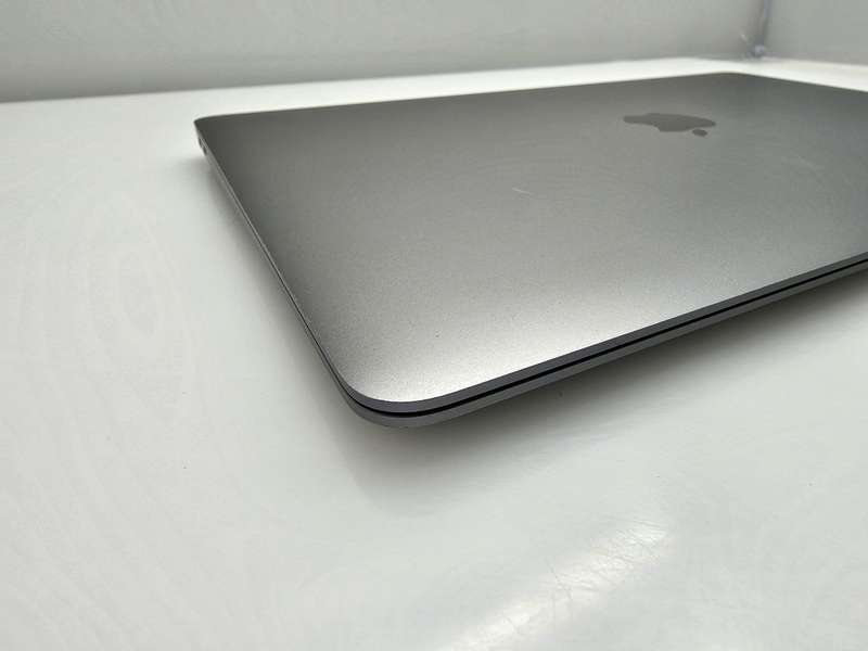 MacBook Air "Core i5" 13-Inch 8GB RAM 128GB SSD (2019) Space Gray