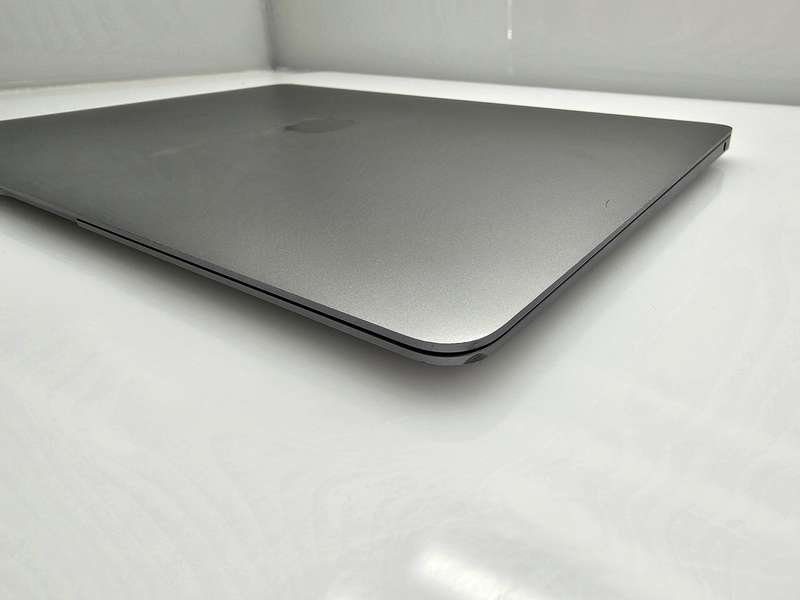 MacBook Air "Core i5" 13-Inch 8GB RAM 128GB SSD (2019) Space Gray