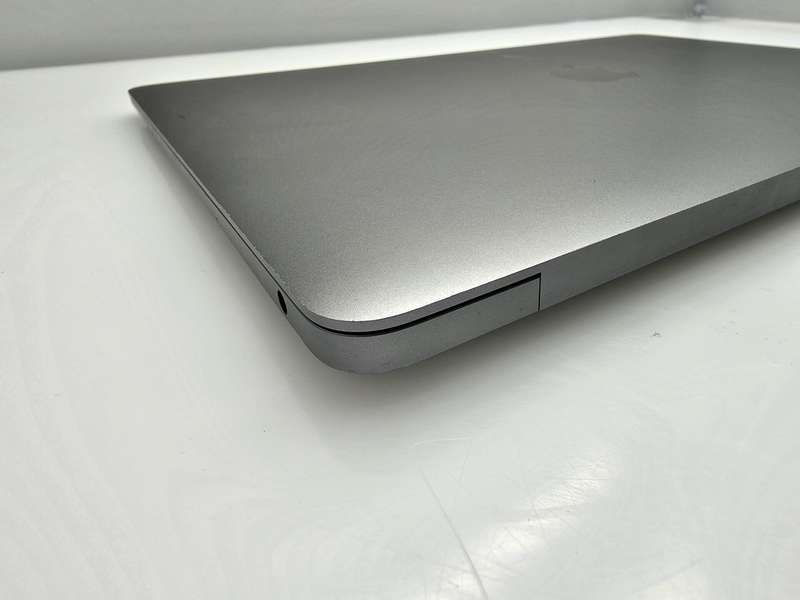 MacBook Air "Core i5" 13-Inch 8GB RAM 128GB SSD (2019) Space Gray