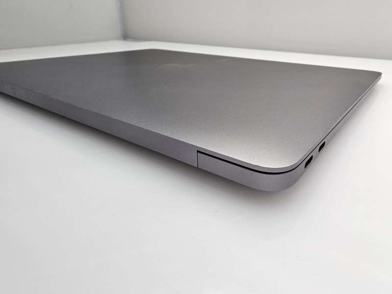MacBook Air "Core i5" 13-Inch 8GB RAM 128GB SSD (2019) Space Gray