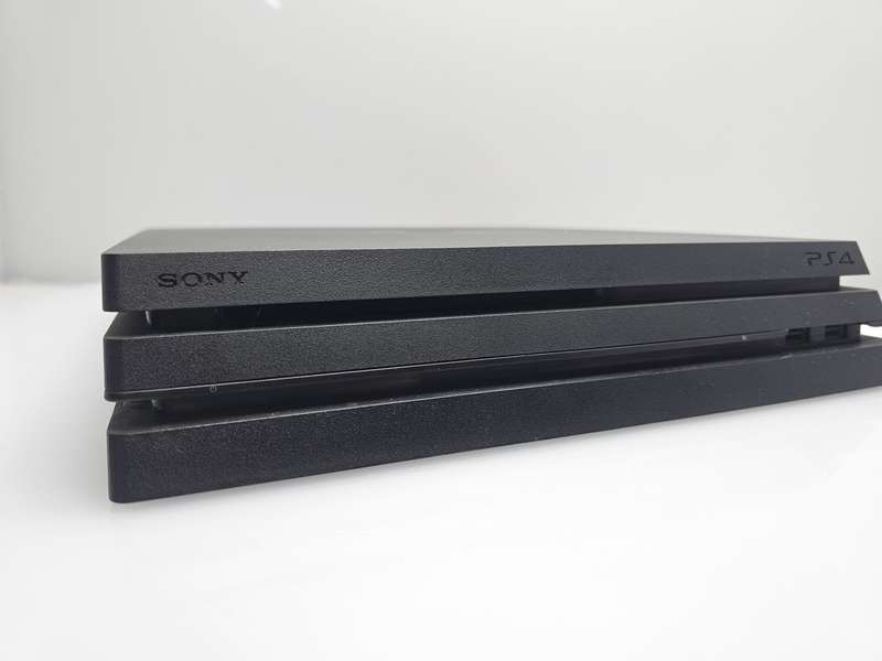 Playstation 4 Pro 1TB SSD Black + HDMI Cable + Charger + 1 Remote