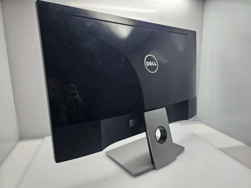 Dell Monitor SE2717H 27-Inch Black