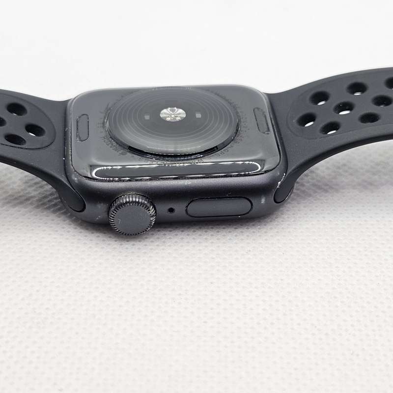 Apple Watch SE 1st Gen Nike 40mm GPS Only Space Grey (3 Month Warranty)