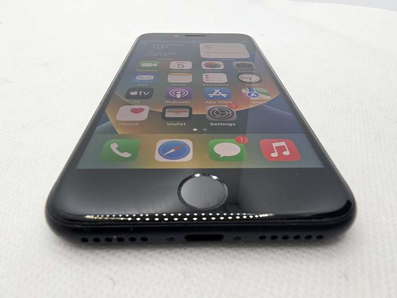iPhone SE 2022 64GB Black (6 Month Warranty)