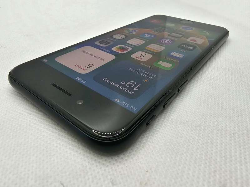 iPhone SE 2022 64GB Black (6 Month Warranty)