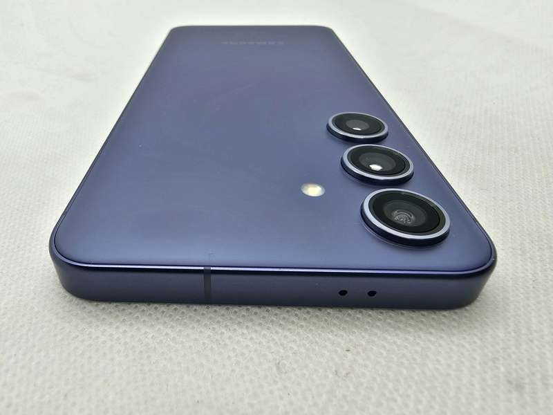 Samsung Galaxy S24 256GB Dual Sim Violet (12 Month Warranty) Mint Condition