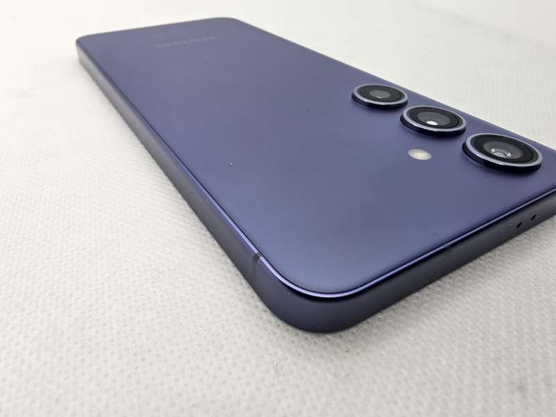 Samsung Galaxy S24 256GB Dual Sim Violet (12 Month Warranty) Mint Condition