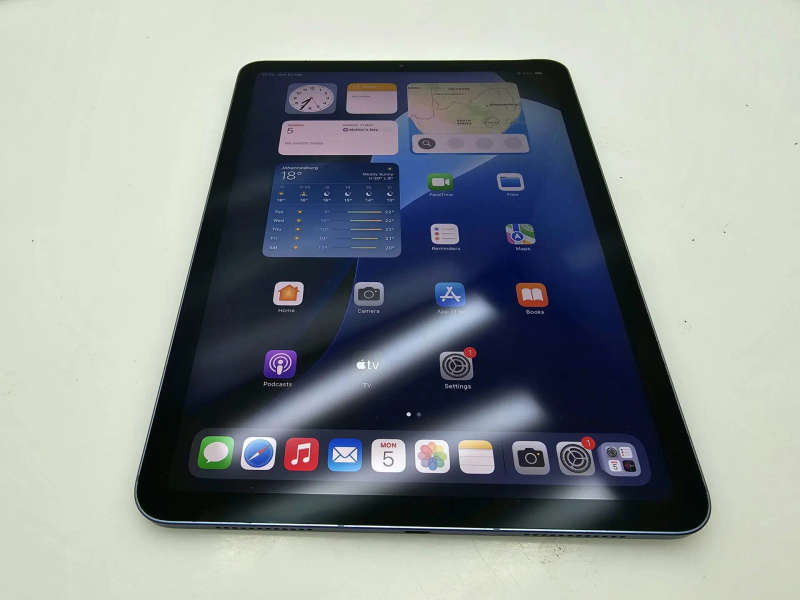 iPad Air 5th Gen A2589 (Wifi + Cellular) 256GB Blue