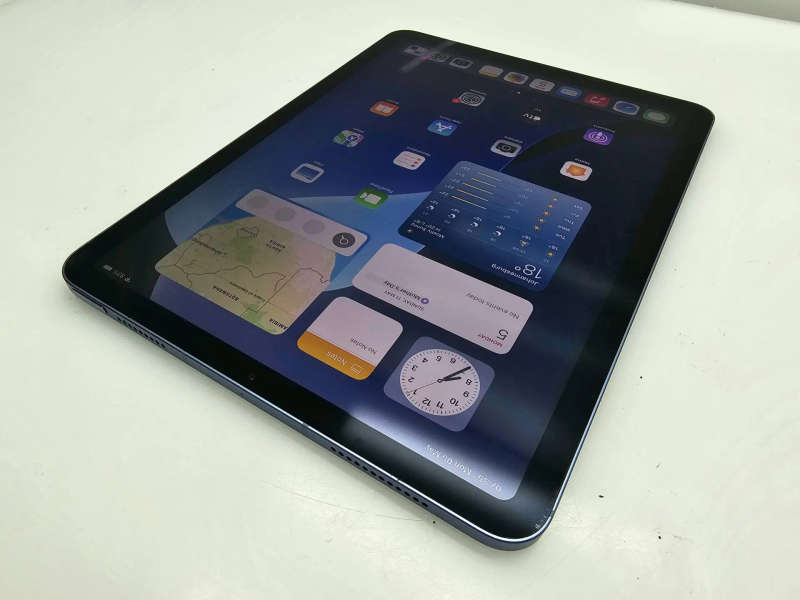iPad Air 5th Gen A2589 (Wifi + Cellular) 256GB Blue