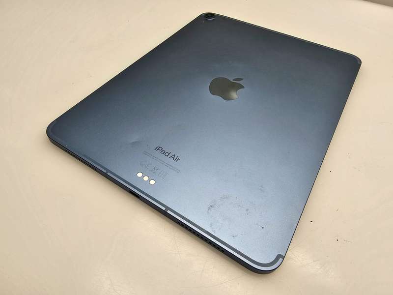 iPad Air 5th Gen A2589 (Wifi + Cellular) 256GB Blue