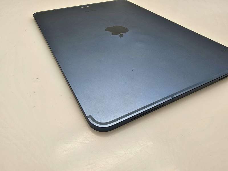 iPad Air 5th Gen A2589 (Wifi + Cellular) 256GB Blue