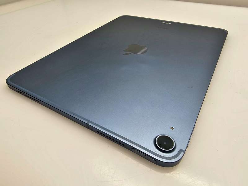 iPad Air 5th Gen A2589 (Wifi + Cellular) 256GB Blue