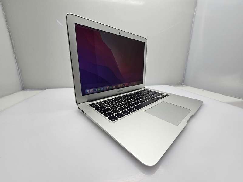 MacBook Air "Core i5" 13-Inch 8GB RAM 256SSD Silver ( Early 2015)