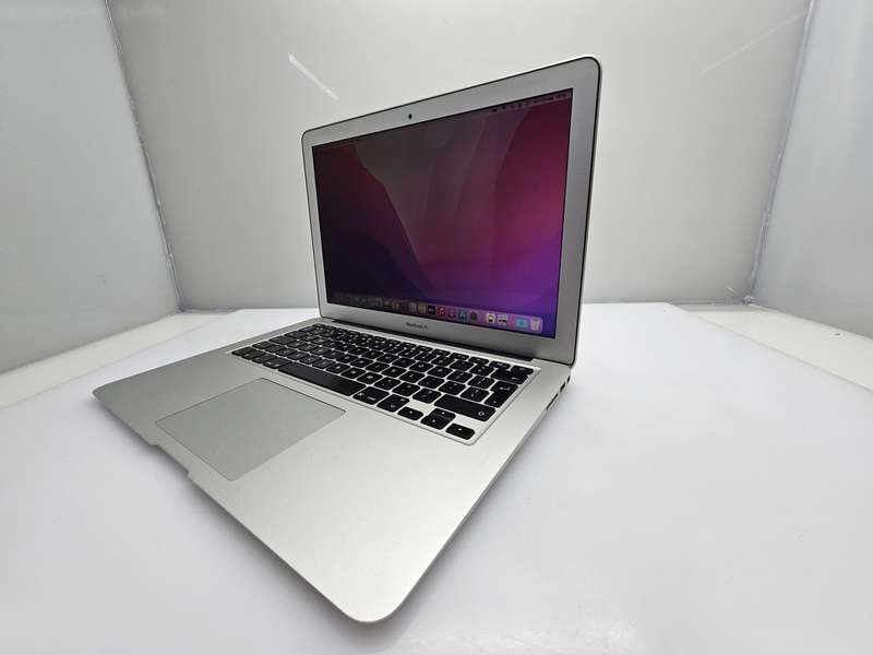 MacBook Air "Core i5" 13-Inch 8GB RAM 256SSD Silver ( Early 2015)