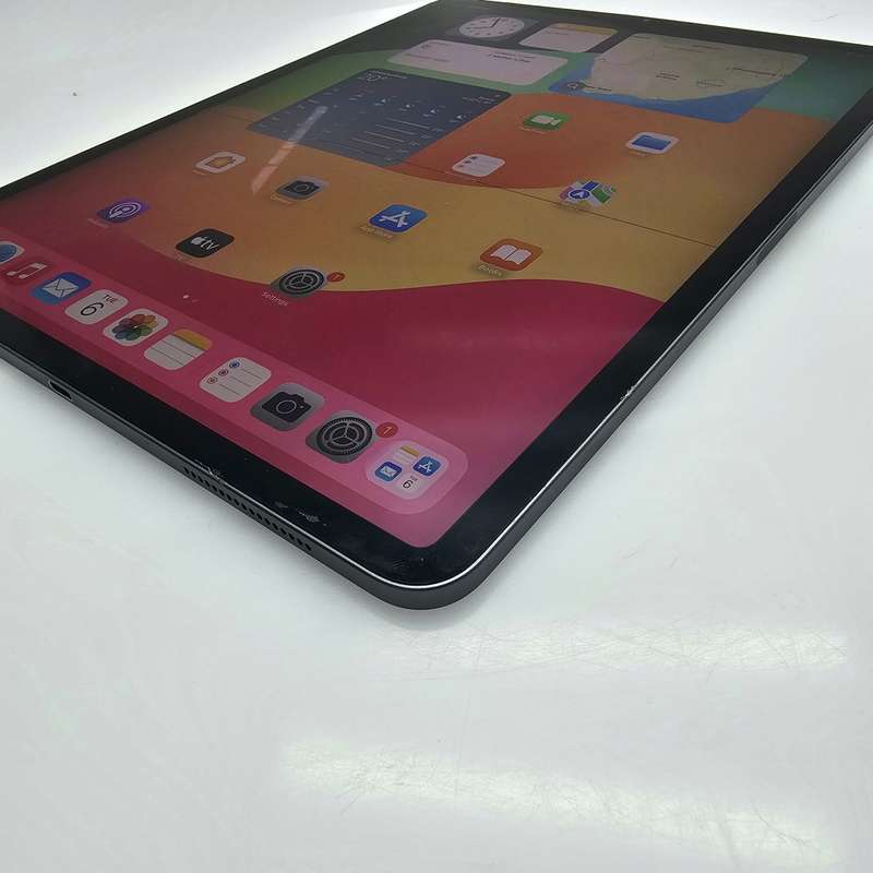 iPad Pro 12.9-Inch (Wifi Only) 3rd Gen 64GB No Face ID And Screen Damage Space Grey