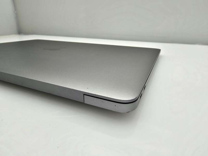 MacBook Air 13-Inch (Late 2018)  Core i5 | 8GB RAM | 128GB SSD | Silver | Tight Hinges  B G...