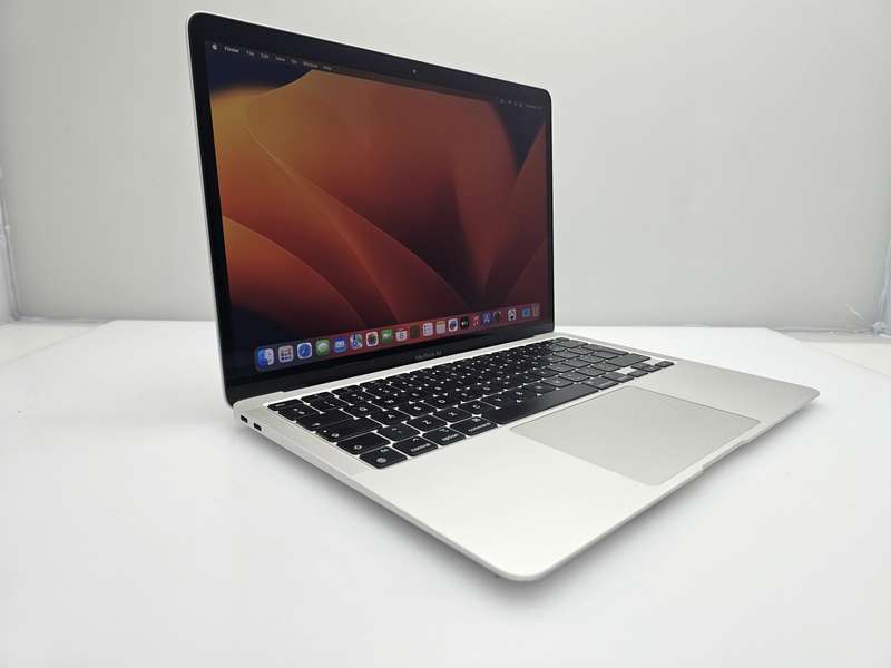 MacBook Air "M1" 8GPU/8CPU 8GB RAM 256GB SSD 13-Inch (2020) Silver (12 Month Warranty)