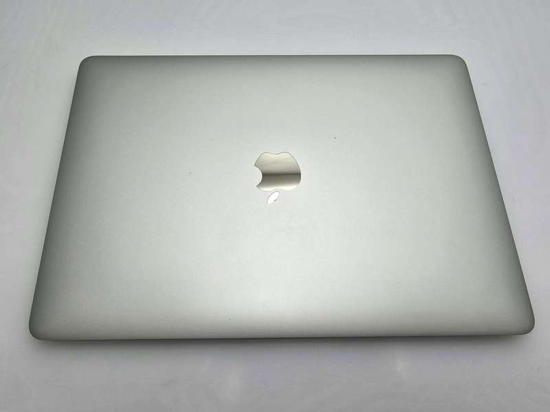 MacBook Air "M1" 8GPU/8CPU 8GB RAM 256GB SSD 13-Inch (2020) Silver (12 Month Warranty)