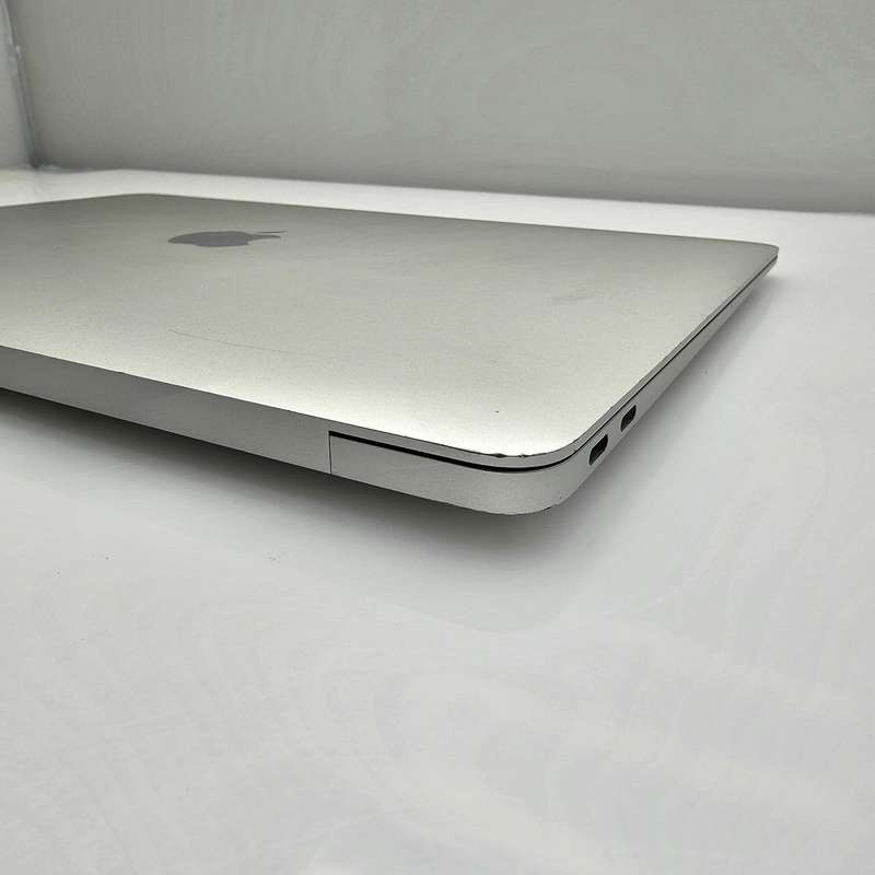 MacBook Air 13" (2019)  Core i5 | 8GB RAM | 128GB SSD | True Tone | Webcam Faulty  B Grade