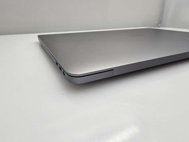 MacBook Pro "Core i7" 16-Inch 16GB RAM 512GB SSD (2019) No Camera| No TouchBar Space Grey