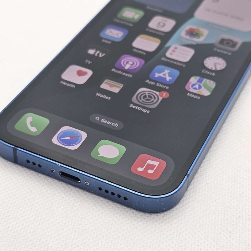 iPhone 13 256GB Blue (6 Month Warranty) + Screen Protector Bundle Value: R200