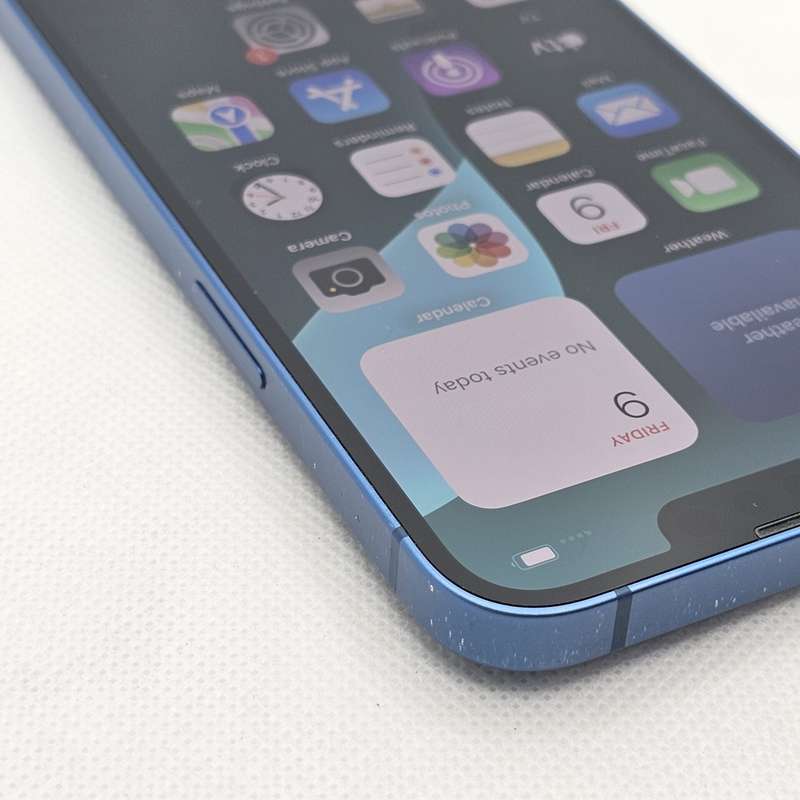 iPhone 13 256GB Blue (6 Month Warranty) + Screen Protector Bundle Value: R200
