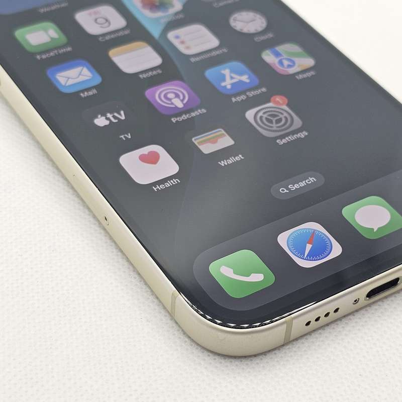 iPhone 15 Plus 256GB Yellow (12 Month Warranty) + Screen Protector Bundle Value: R200