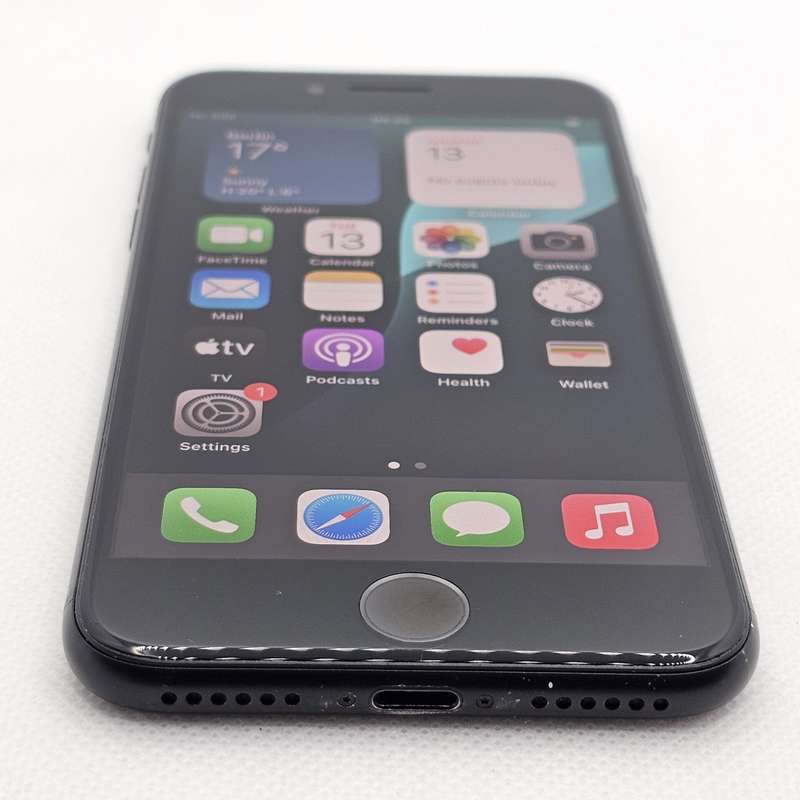 iPhone SE 2020 64GB Black (3 Month Warranty)