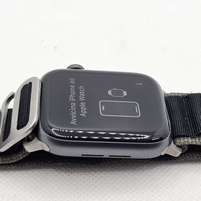 Apple Watch Series 4 44mm GPS Only Space Gray (3 Month Warranty) - With Green Straps